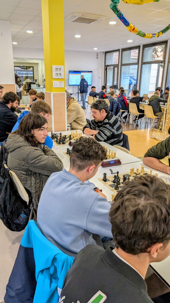 Participants concentrats durant les partides del Torneig d'Escacs